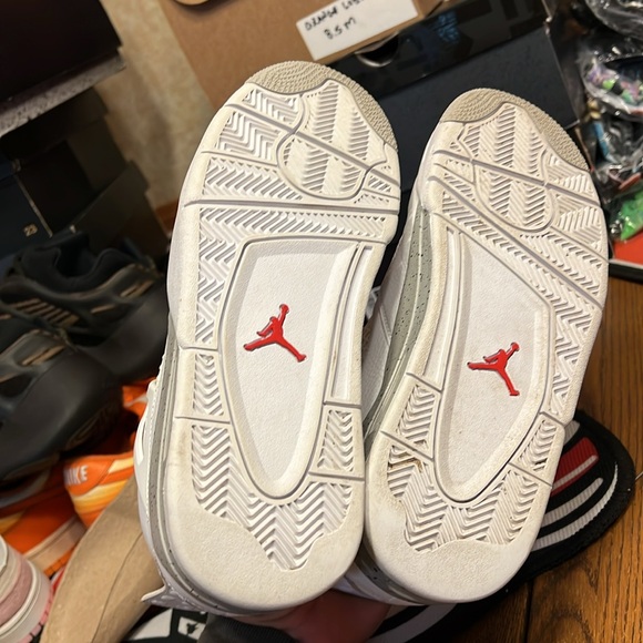 Jordan 4 White Oreo - Picture 6 of 6